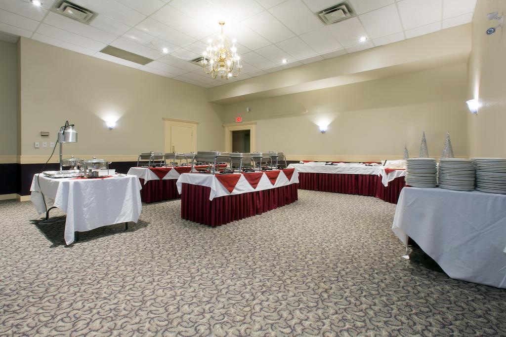 סילבר סטאר The Vance Creek Hotel & Conference Centre מראה חיצוני תמונה