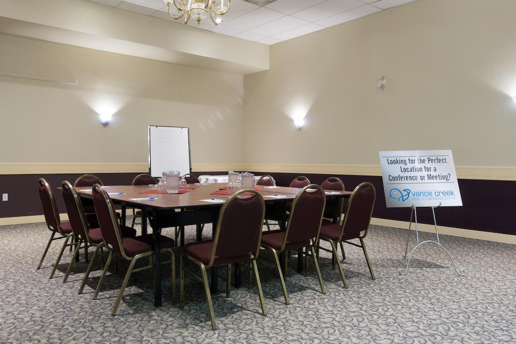 סילבר סטאר The Vance Creek Hotel & Conference Centre מראה חיצוני תמונה